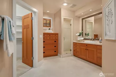 9100 NE 42nd Street, Yarrow Point, WA 98004 - Photo 8