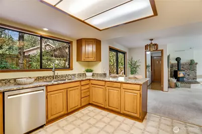 6802 Twin Hills Drive W, University Place, WA 98467 - Photo 12