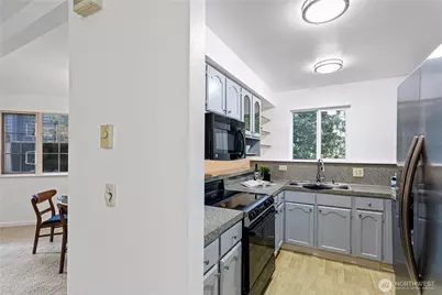 12003 100th Avenue NE #101, Kirkland, WA 98034 - Photo 10