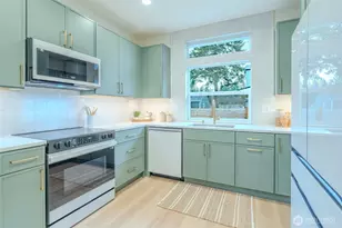 513 NE 123rd St, Seattle, WA 98125 - Photo 4