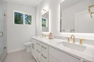 513 NE 123rd St, Seattle, WA 98125 - Photo 14