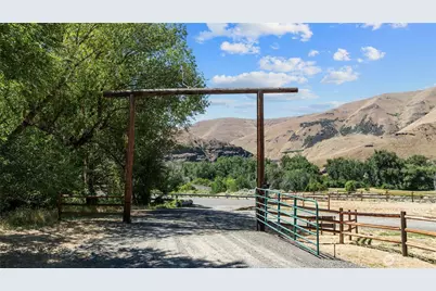 23001 Sr 821, Ellensburg, WA 98926 - Photo 4