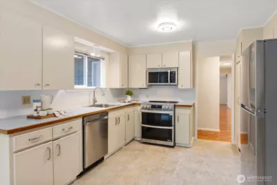 17839 1st Avenue NW, Shoreline, WA 98177 - Photo 10