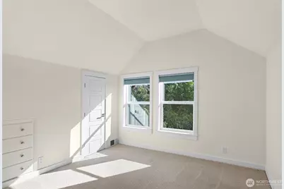 12046 12th Avenue NE, Seattle, WA 98125 - Photo 32