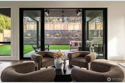 5808 Lakeview Drive, Kirkland, WA 98033 - Photo 14