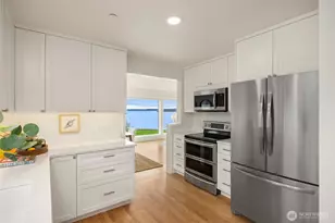 428 Harborview Dr SE, Bainbridge Island, WA 98110 - Photo 16