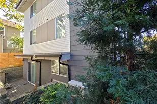 4709 B 8th Ave NE, Seattle, WA 98105 - Photo 2