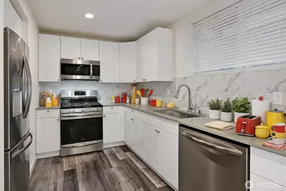 4709 B 8th Avenue NE, Seattle, WA 98105 - Photo 6