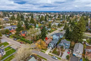 8752 Dayton Ave N, Seattle, WA 98103 - Photo 24