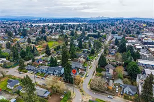 8752 Dayton Ave N, Seattle, WA 98103 - Photo 24