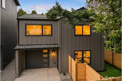 14321 C Interlake Avenue N, Seattle, WA 98133 - Photo 1