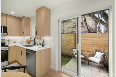 14321 C Interlake Avenue N, Seattle, WA 98133 - Photo 10