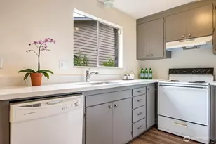 2022 NW 64th St, Seattle, WA 98107 - Photo 10