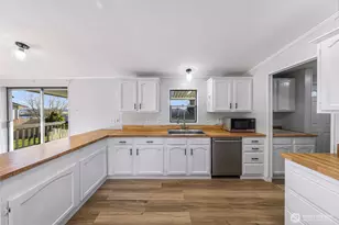 8204 Riverview Rd, Snohomish, WA 98290 - Photo 14