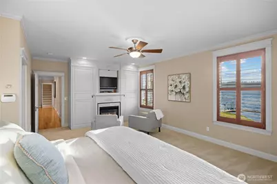 649 E Lake Sammamish Parkway SE, Sammamish, WA 98074 - Photo 14