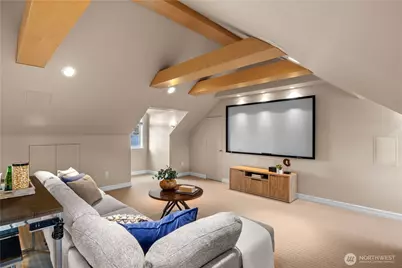 649 E Lake Sammamish Parkway SE, Sammamish, WA 98074 - Photo 18