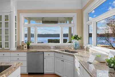 649 E Lake Sammamish Parkway SE, Sammamish, WA 98074 - Photo 10