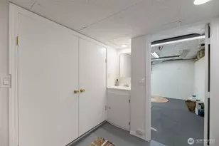 1046 NE 97th St, Seattle, WA 98115 - Photo 18