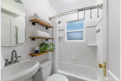 1046 NE 97th Street, Seattle, WA 98115 - Photo 6