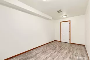 1132 Chestnut Ct, Everett, WA 98201 - Photo 4