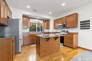 1132 Chestnut Ct, Everett, WA 98201 - Photo 10