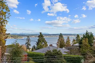 10759 Durland Ave NE, Seattle, WA 98125 - Photo 2