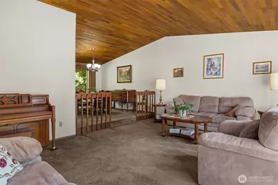 14402 151st Place SE, Renton, WA 98059 - Photo 4