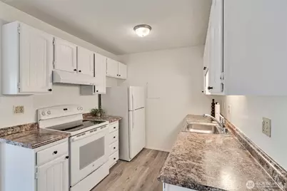 2500 81st Avenue SE #329, Mercer Island, WA 98040 - Photo 6