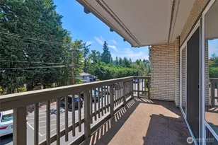 2500 81st Ave SE, Mercer Island, WA 98040 - Photo 12