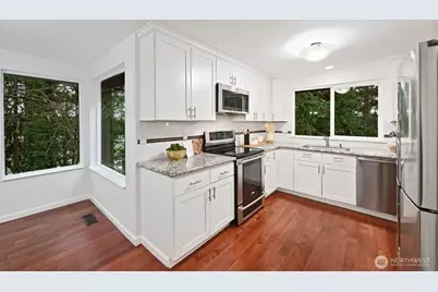 832 NE 202nd Street, Shoreline, WA 98155 - Photo 16