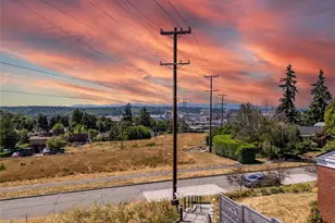 4524 12th Ave S, Seattle, WA 98108 - Photo 2