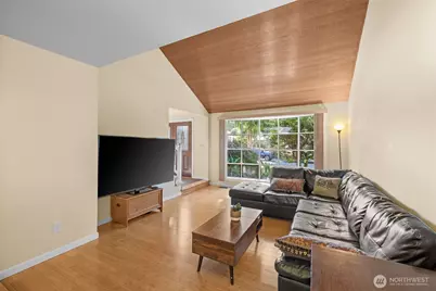 12424 106th Place NE, Kirkland, WA 98034 - Photo 8