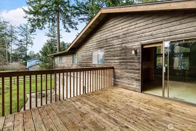 2011 Pine Wood Way, Oak Harbor, WA 98277 - Photo 8