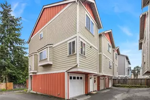 12050 33rd Ave NE, Seattle, WA 98125 - Photo 2