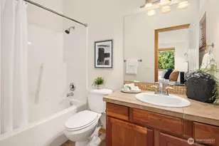 12050 33rd Ave NE, Seattle, WA 98125 - Photo 18