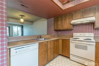 317 SW 112th Street #302, Seattle, WA 98146 - Photo 8