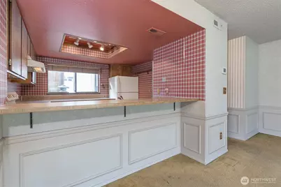 317 SW 112th Street #302, Seattle, WA 98146 - Photo 6