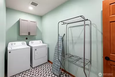 3040 Classic Avenue NE, Bremerton, WA 98310 - Photo 32