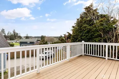 1859 SW Sunnyside Avenue, Oak Harbor, WA 98277 - Photo 2