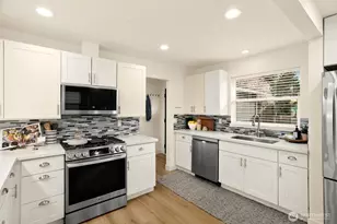 3960 SW Austin St, Seattle, WA 98136 - Photo 4