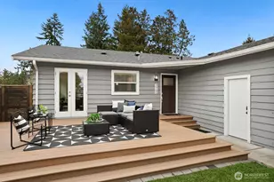 3960 SW Austin St, Seattle, WA 98136 - Photo 2