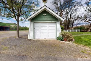 633 Lower Hogeye Rd, Waitsburg, WA 99361 - Photo 36