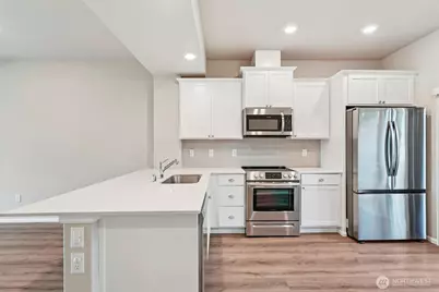 17411 118th Avenue Ct E #B, Puyallup, WA 98374 - Photo 10