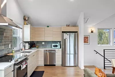 3013 61st Avenue SW, Seattle, WA 98116 - Photo 16