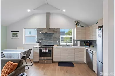 3013 61st Avenue SW, Seattle, WA 98116 - Photo 14