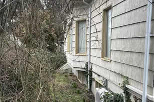 3946 S Edmunds St, Seattle, WA 98118 - Photo 2