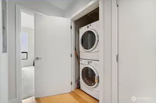 737 Olive Way, Seattle, WA 98101 - Photo 34