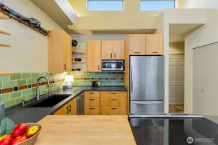 600 Malden Ave E, Seattle, WA 98112 - Photo 14