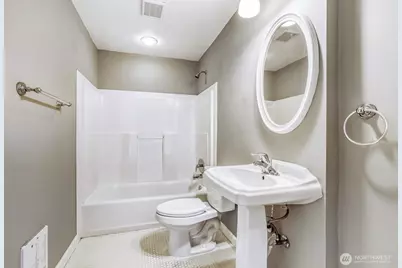 2405 63rd Avenue SE, Mercer Island, WA 98040 - Photo 10