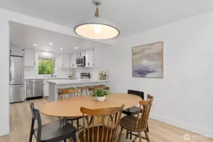 12303 SE 60th St, Bellevue, WA 98006 - Photo 6